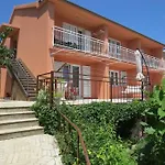 Apartment With 2 Terrace