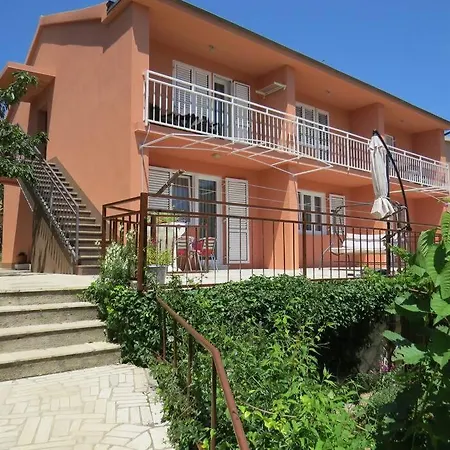 Apartment With 2 Terrace