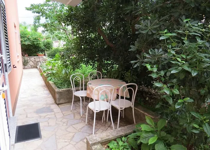 With 2 Terrace Cres